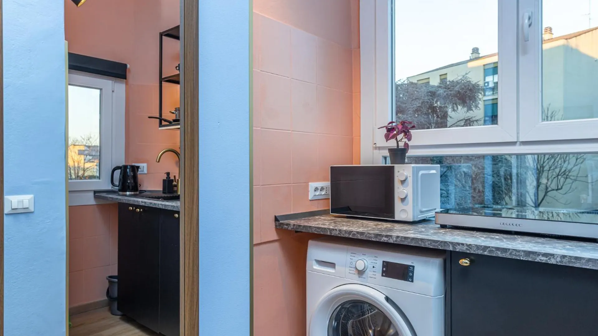Canva Suite Near Sacco Hospital Milan 0*,  Italy
