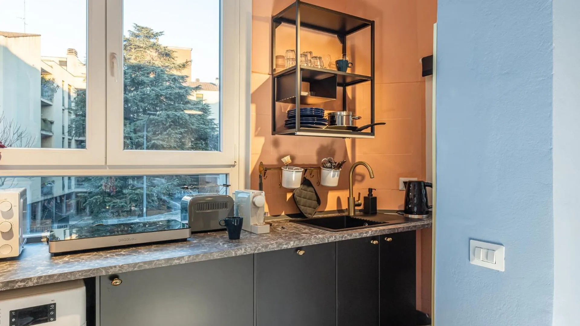 Canva Suite Near Sacco Hospital Milan 0*,