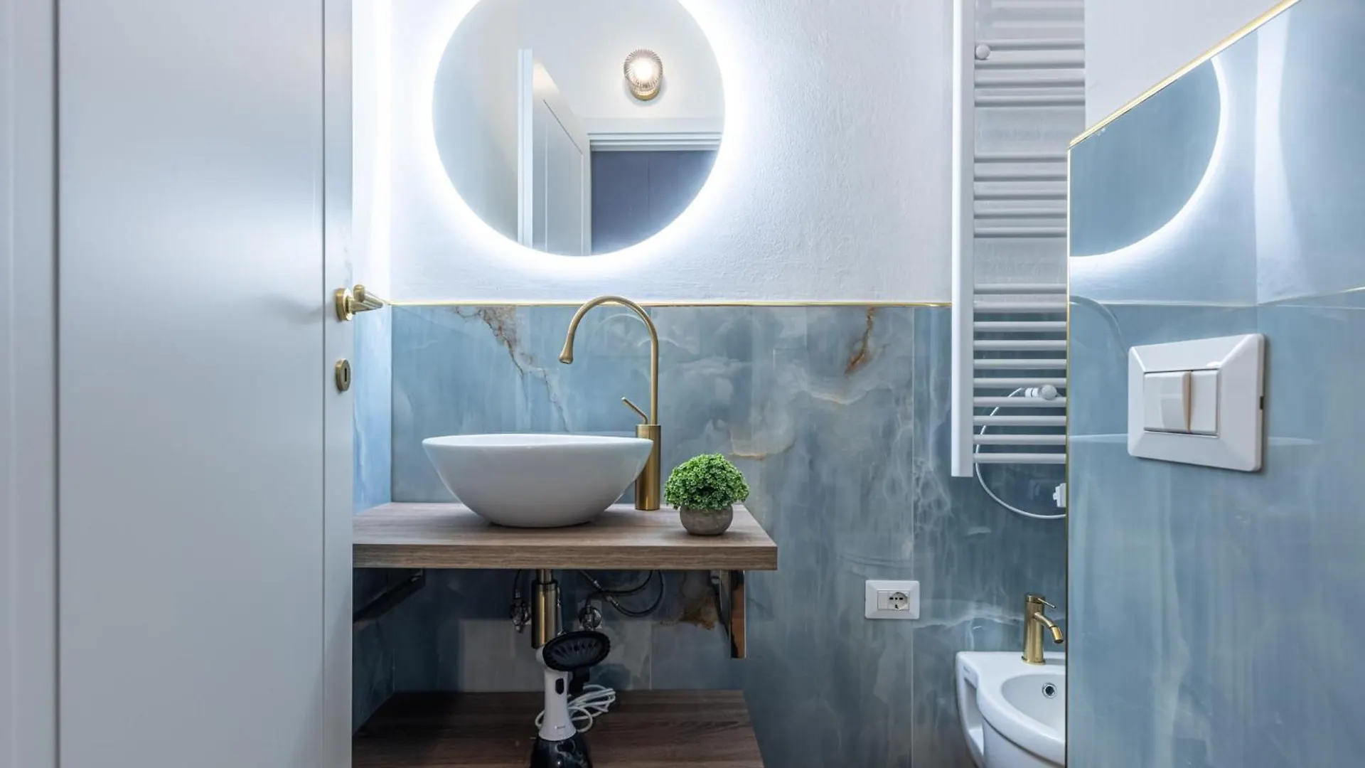 Canva Suite Near Sacco Hospital Milan 0*,  Italy